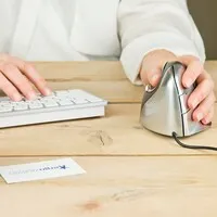 Evoluent VerticalMouse 4 Left kabelgebundene linkshändige ergonomische Maus