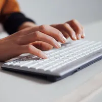 BakkerElkhuizen UltraBoard 950 – Kompakte Bluetooth-Tastatur