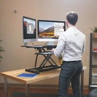 BakkerElkhuizen Adjustable Desk Riser Sitz-Steh-Arbeitsplatz - Schwarz