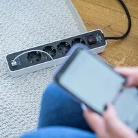 Brennenstuhl Ecolor 4-fach Steckdosenleiste mit USB-Ladeanschlüssen - weiß