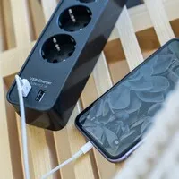 Brennenstuhl Ecolor 4-fach Steckdosenleiste mit USB-Ladeanschlüssen - schwarz