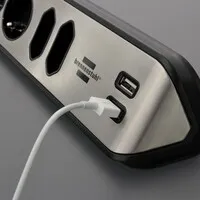 Brennenstuhl Estilo Ecksteckdosenleiste mit USB-Ladeanschlüssen - Edelstahl/Schwarz