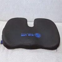 Blue Lion Lifestyle Steißbeinkissen mit Memory-Schaum + kühlendem Gel