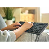 Kinesis Form geteilte kabellose Tastatur mit Touchpad