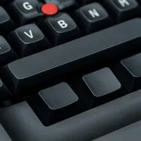 TEX Shinobi – zu 75 % mechanische Tastatur mit Pointer-Stick