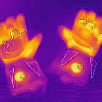 Glovii Beheizte Motorradhandschuhe für Motorradbatterie - schwarz/rot/weiß