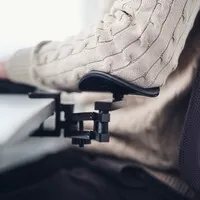 Mousetrapper® Dynamic bewegliche Armstütze mit Tischklemme, schwarz