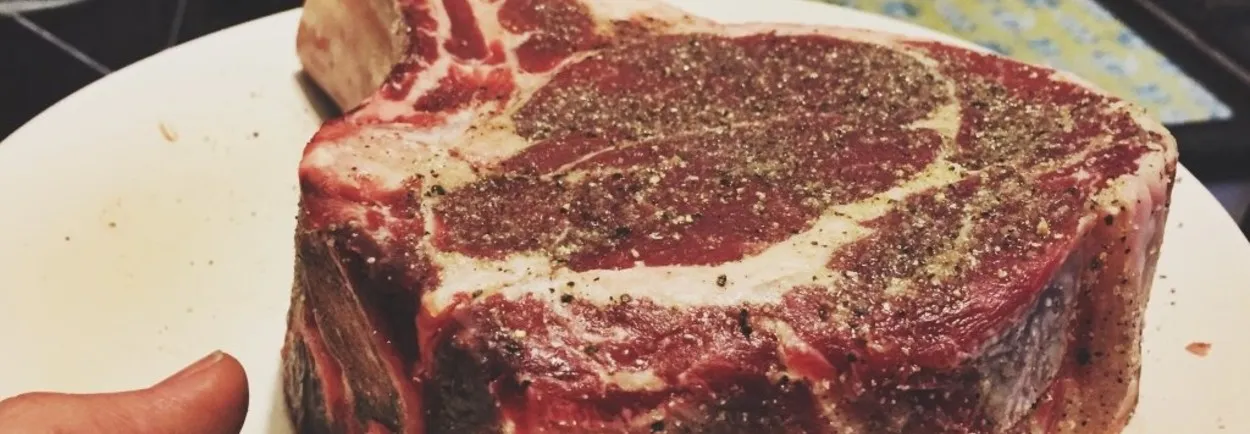 Côte du boeuf van de Kamado Joe Côte du boeuf van de Kamado Joe