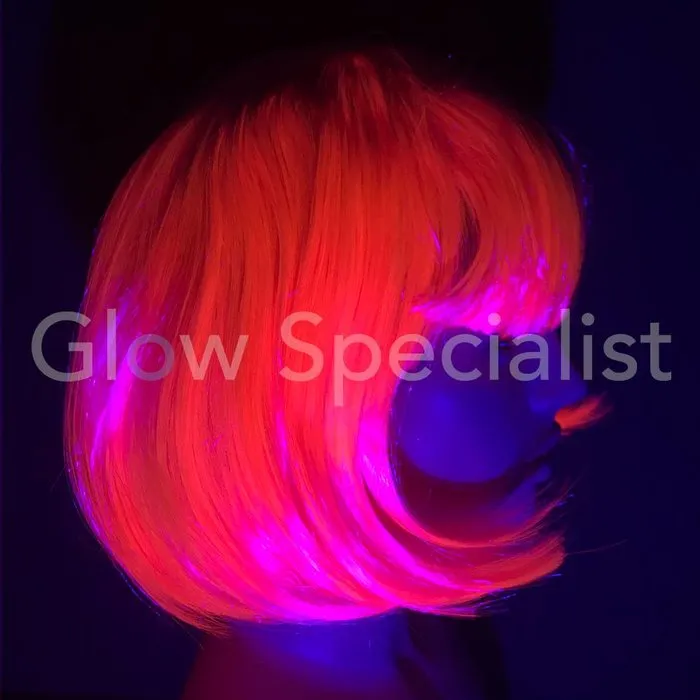 Glow Specialist NEON ROZE PRUIK - KORTE BOBLIJN MET PONY