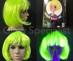Glow Specialist NEON GELE PRUIK - KORTE BOBLIJN MET PONY