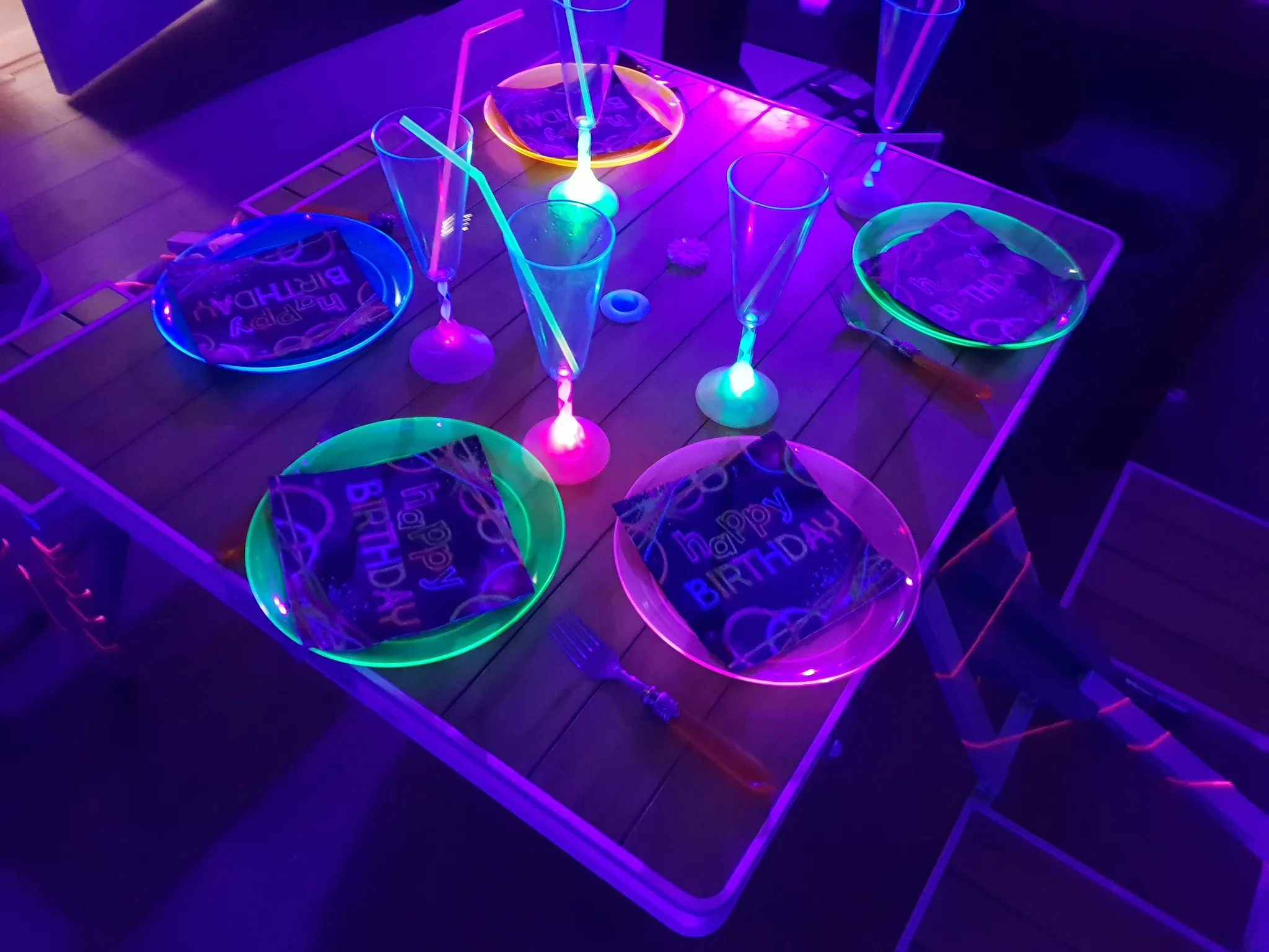 NEON PLATE- ASSORTI - 20 PIECES