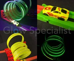 GLOW IN THE DARK RACE TRACK - WITH LUMINOUS CAR - 21 PIECES