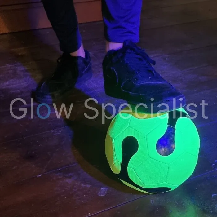 UV/BLACKLIGHT VOETBAL - MAAT 5 - 4 KLEUREN