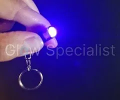 UV / BLACKLIGHT MINI FLASHLIGHT ON KEYCHAIN
