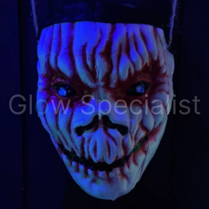 HALLOWEEN HANGING SKULL WITH BLUE LED EYES