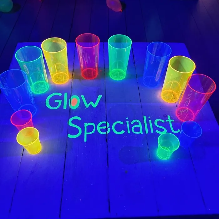 Glow Specialist UV/BLACKLIGHT NEON DRINKING GLASSES - 12 PIECES