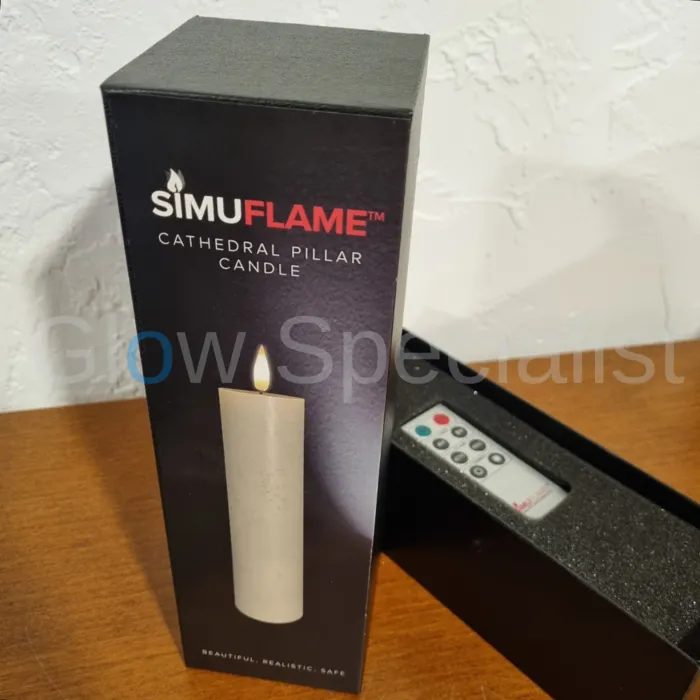 Simuflame SIMUFLAME  CATHEDRAL PILLAR LED CANDLE - 20 CM X Ø 5 CM - WITH REMOTE CONTROL AND TIMER - IN LUXURY GIFT BOX