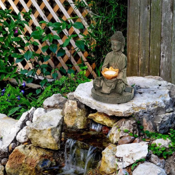 Grundig SOLAR BUDDHA STATUE WITH LIGHT - 25.5 CM