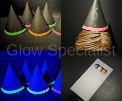 Folat WRITABLE PARTY HATS WITH NEON BORDER - INCL. CRAYONS - 6 PCS