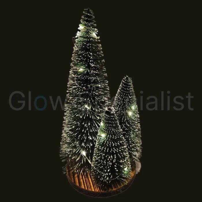 LED CHRISTMAS TREES ON WOODEN BASE - WITH TIMER - 15 LED