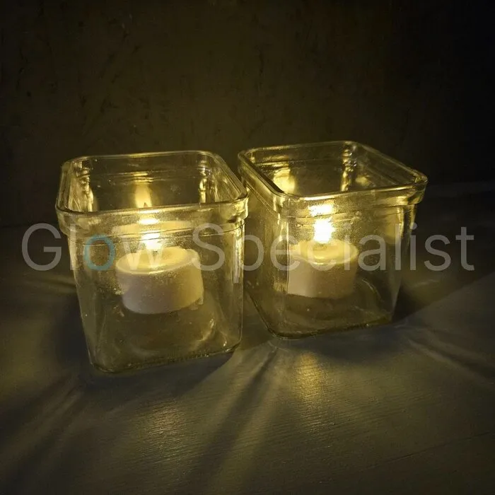 Glow Specialist 4 RECHARGEABLE LED TEA LIGHTS - INCL. CHARGER + EXPANSION SET - WHITE