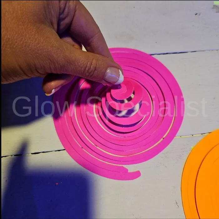 Glow Specialist Glow Party Decoration Pack – 8‑Piece Neon & UV Blacklight Set with Garlands, Balloons, Confetti, Neon Yarn & Tape