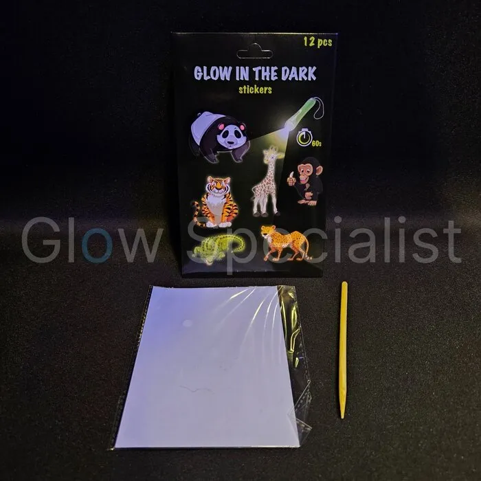 GLOW IN THE DARK AUTOCOLLANTS ON SCRATCH CARD - WILD ANIMALS