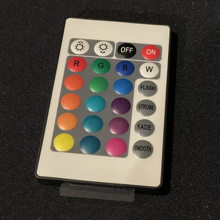 Grundig FLEXIBELE LED STRIP - 5 M - 150 LED - MULTICOLOR - DIMBAAR