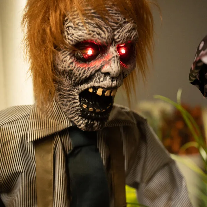Europalms ZOMBIE MET KETTINGZAAG - 170 CM - BEWEGING/GELUID - EUROPALMS