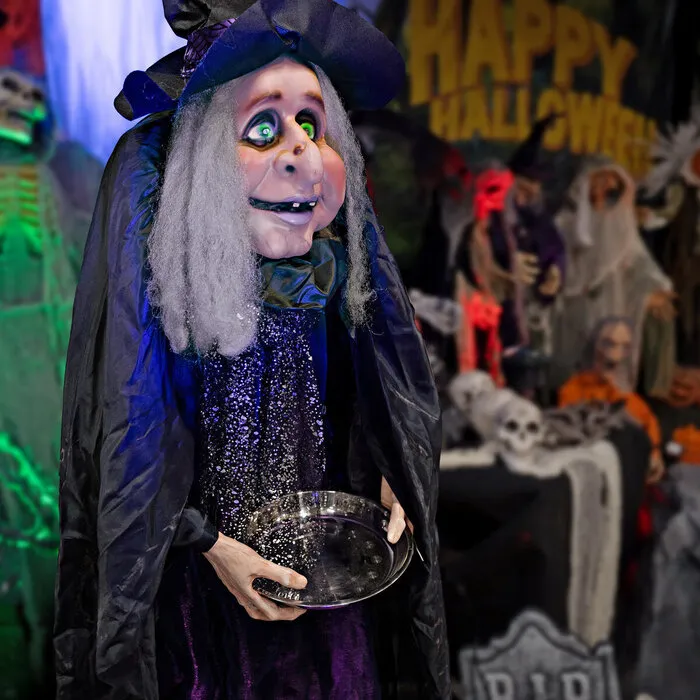 Europalms HEKS MARIE - HALLOWEEN - 180 CM - BEWEGING - LICHT EN GELUID - EUROPALMS