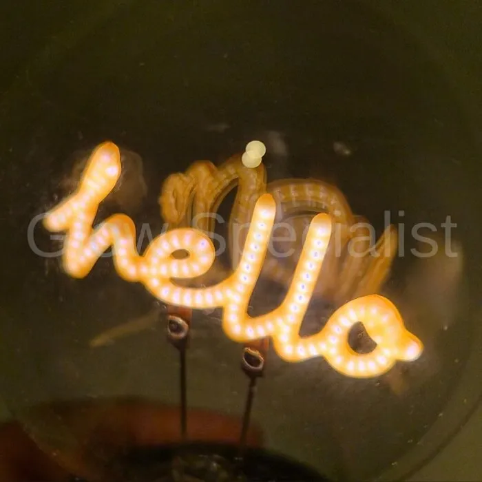 LED LAMP MET TEKST - DREAM, LOVE  OF HELLO - WARM WIT - 2 X AAA