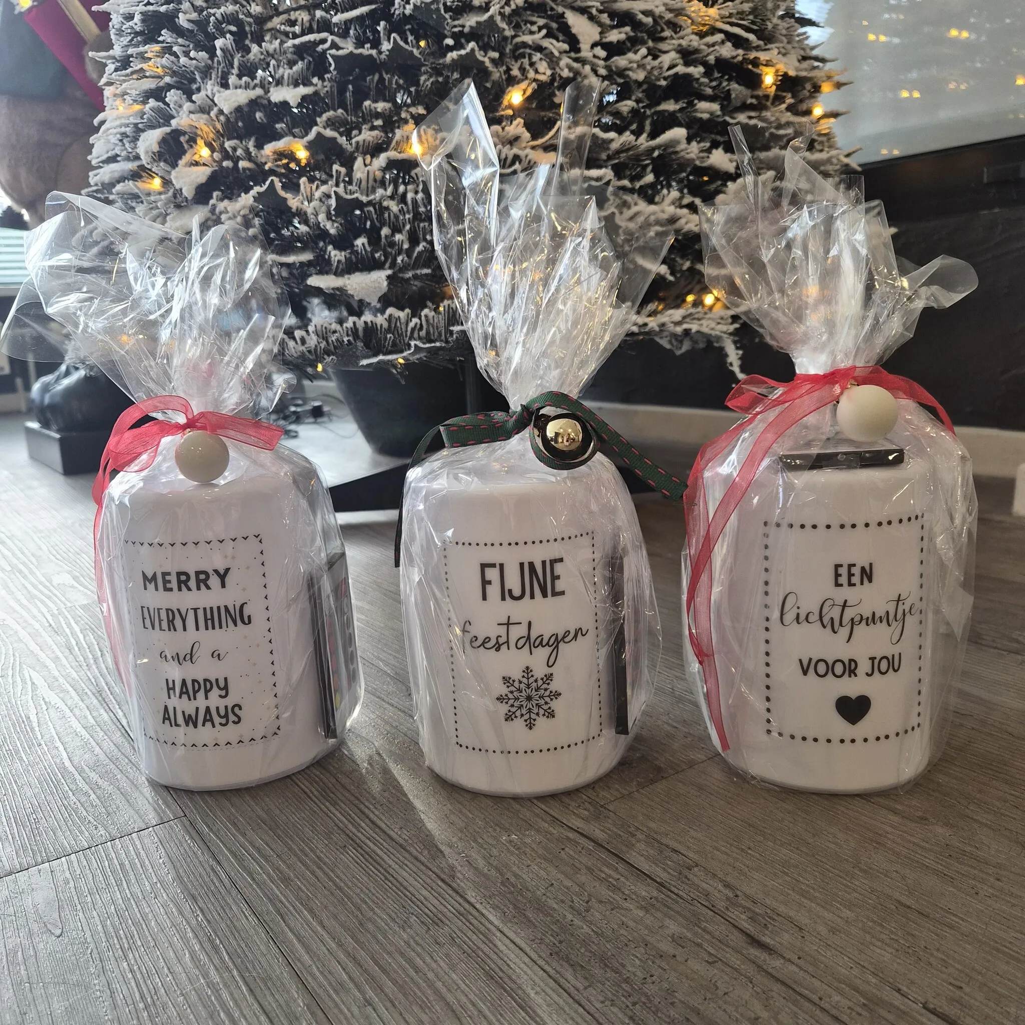 Grundig COLORCHANGING TAFELLAMP MET KERSTWENS - IN FEESTELIJKE VERPAKKING