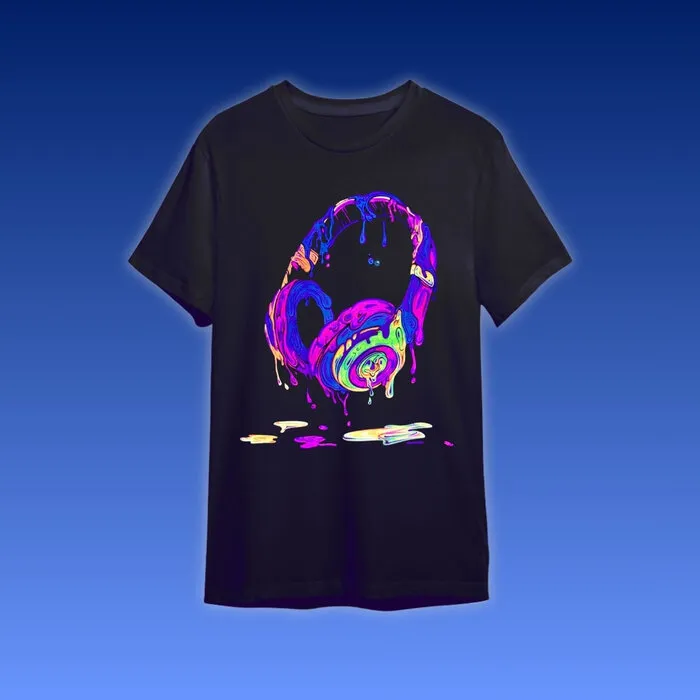 MELTING HEADPHONE - BLACKLIGHT T-SHIRT - BLACK WITH NEON PRINT