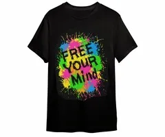 FREE YOUR MIND - BLACKLIGHT T-SHIRT - ZWART MET NEON PRINTS