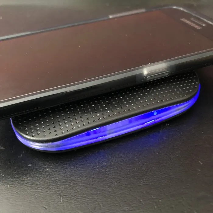 Grundig GRUNDIG UNIVERSAL WIRELESS CHARGING PAD