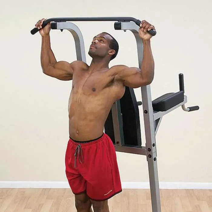 Body-Solid GVKR82 Vertical Knee Raise + Dips en Pull-Ups