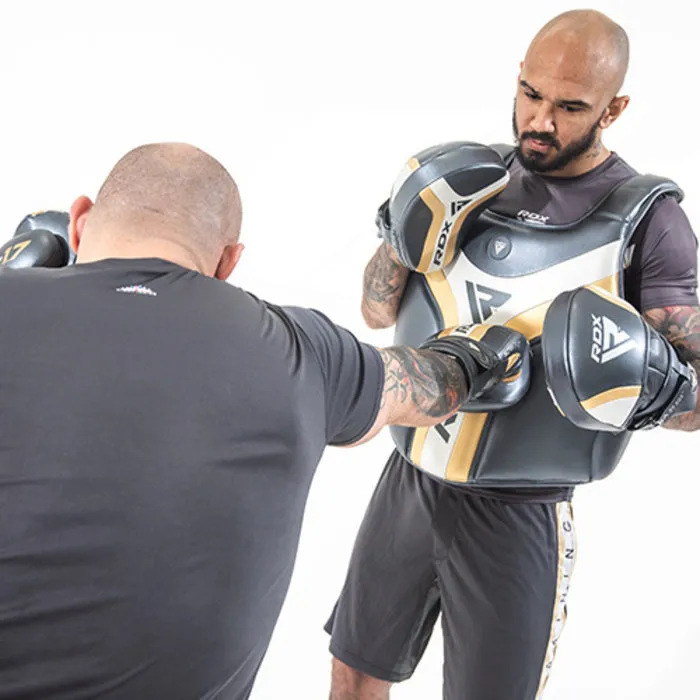 RDX Sports T17 Aura Borstbeschermer - Zwart/goud