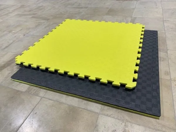 PT Essentials Tatami matten 100x100x2,6 cm - Palletprijs - Zwart-Geel