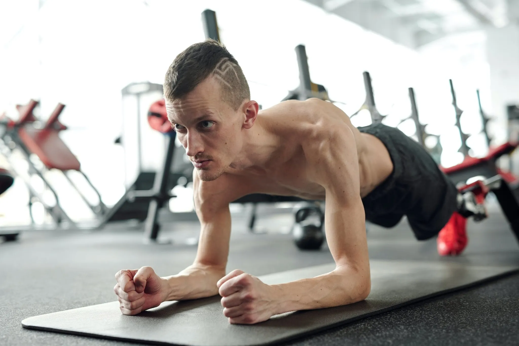 Een strak zomerlichaam met HIIT bodyweight training!