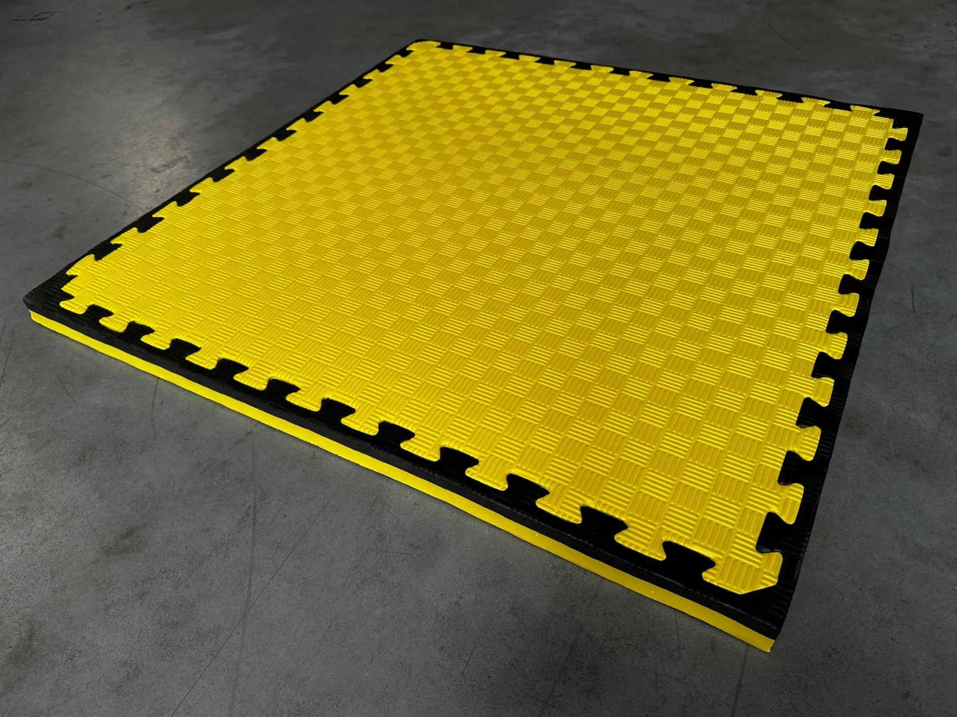 PT Essentials Tatami matten zwart-geel - 100x100x4 cm - Palletprijs