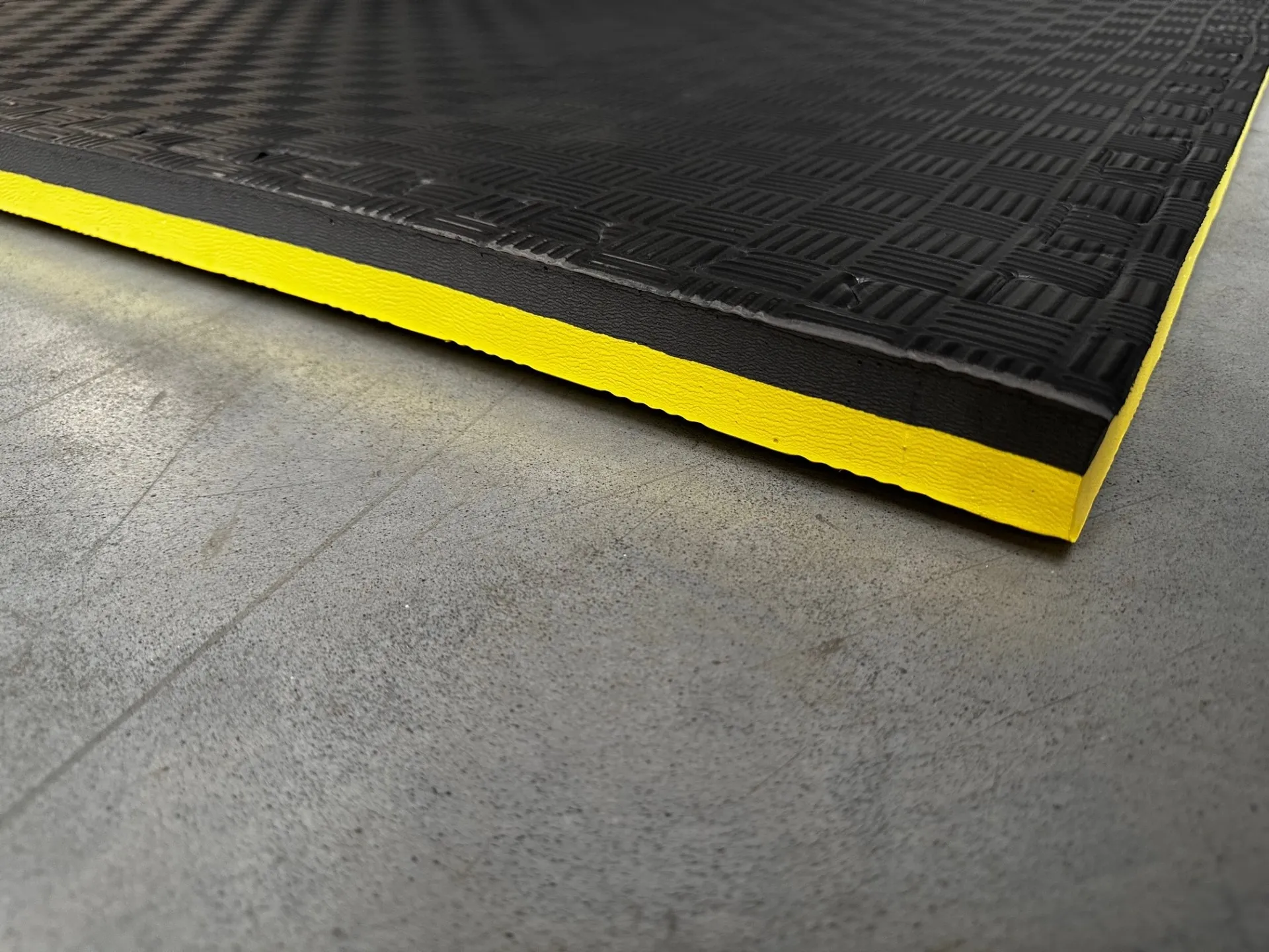 PT Essentials Tatami matten zwart-geel - 100x100x4 cm - Palletprijs