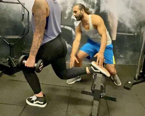 Split Squats - Lower Body Strenght