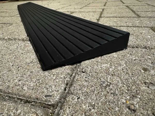 PT Essentials Schuine rand 100 x 10 x 2