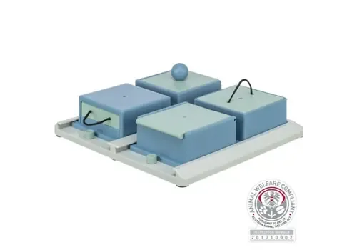 Trixie Dog Activity Poker Box 1
