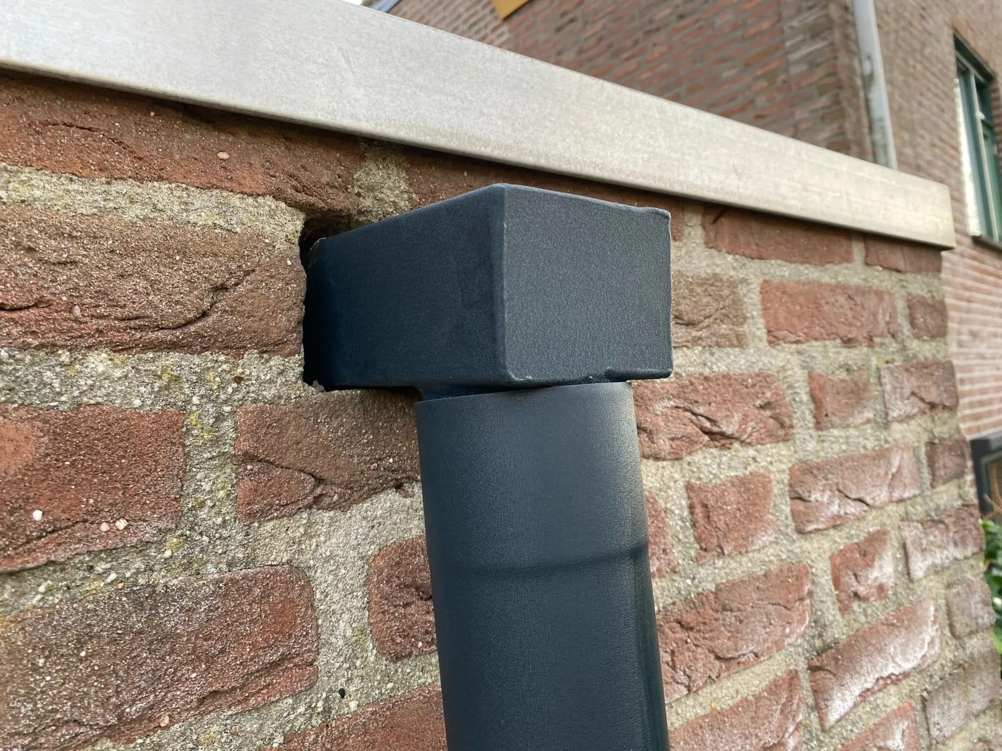 Prefa Aluminium stadsuitloop P.10 antraciet - 60x100 mm naar 80 mm (Prefa)